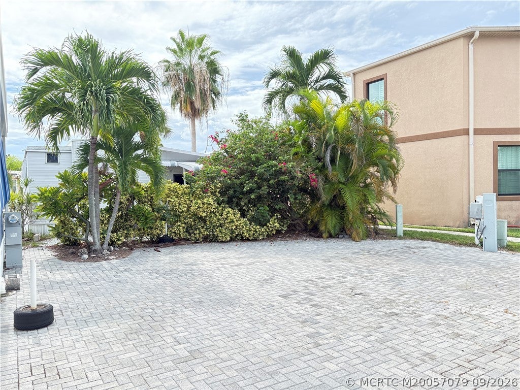 549 Nettles Boulevard
