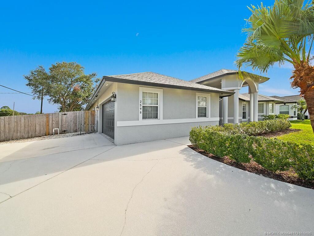 2598 SW National Circle