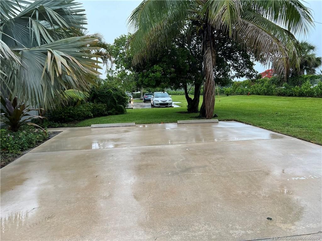 Photo of 9099 SE Hobe Ridge Avenue, Hobe Sound, FL 33455 (MLS # M20039930)