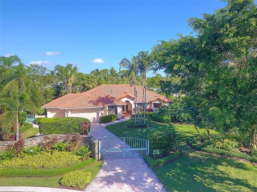 Photo of 511 SW Bay Pointe Circle, Palm City, FL 34990 (MLS # M20040949)