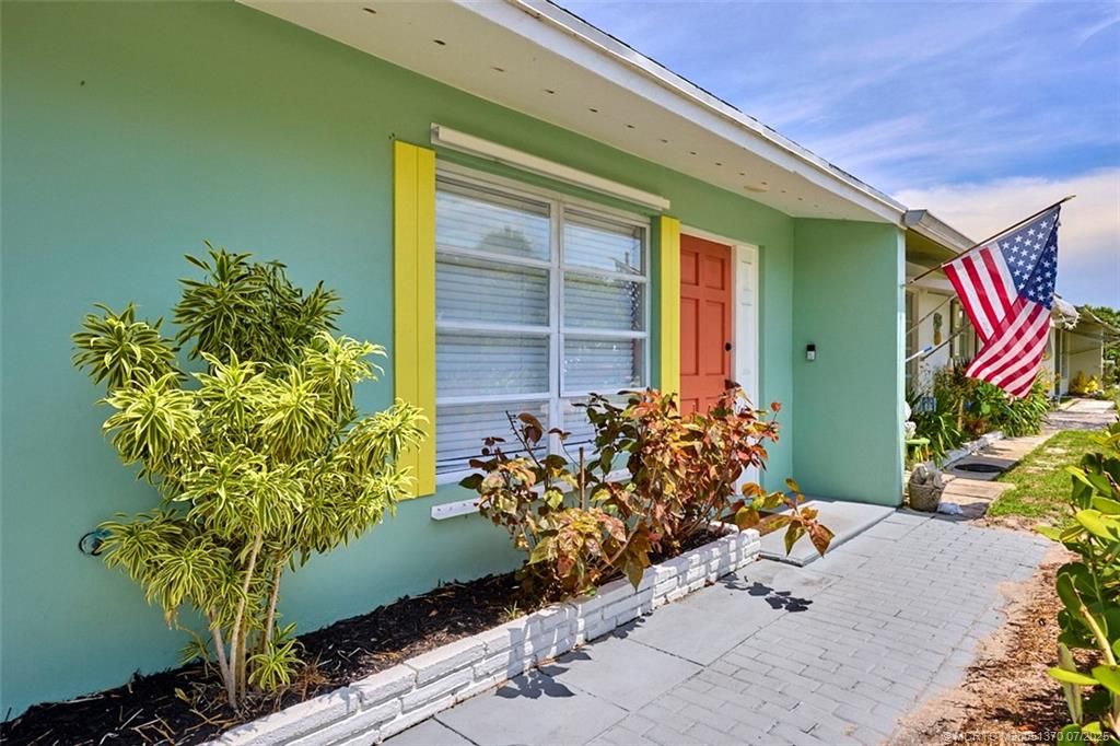 Photo of 417 SE Parkway Dr, Stuart, FL 34996 (MLS # M20051370)