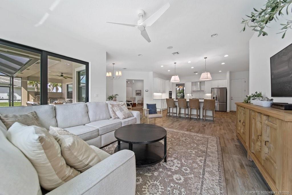 Palm City, Florida, 34990, United States, 5 Bedrooms Bedrooms, ,4 BathroomsBathrooms,Residential,Active,1929936