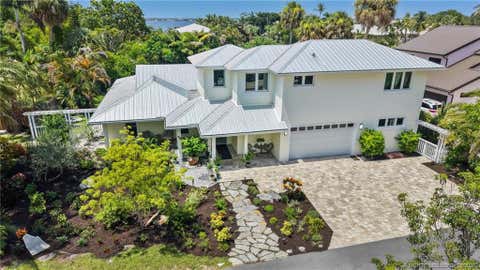 Photo of 1117 SE Osceola Street, Stuart, FL 34996 (MLS # M20056604)