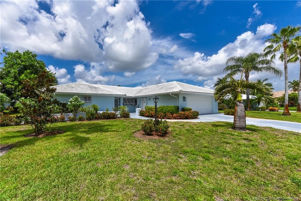 Photo of 1812 SE Camino Real Avenue, Stuart, FL 34996 (MLS # M20040516)