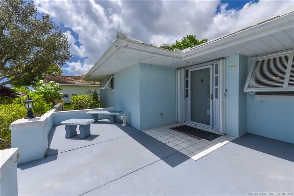 Photo of 1812 SE Camino Real Avenue, Stuart, FL 34996 (MLS # M20040516)