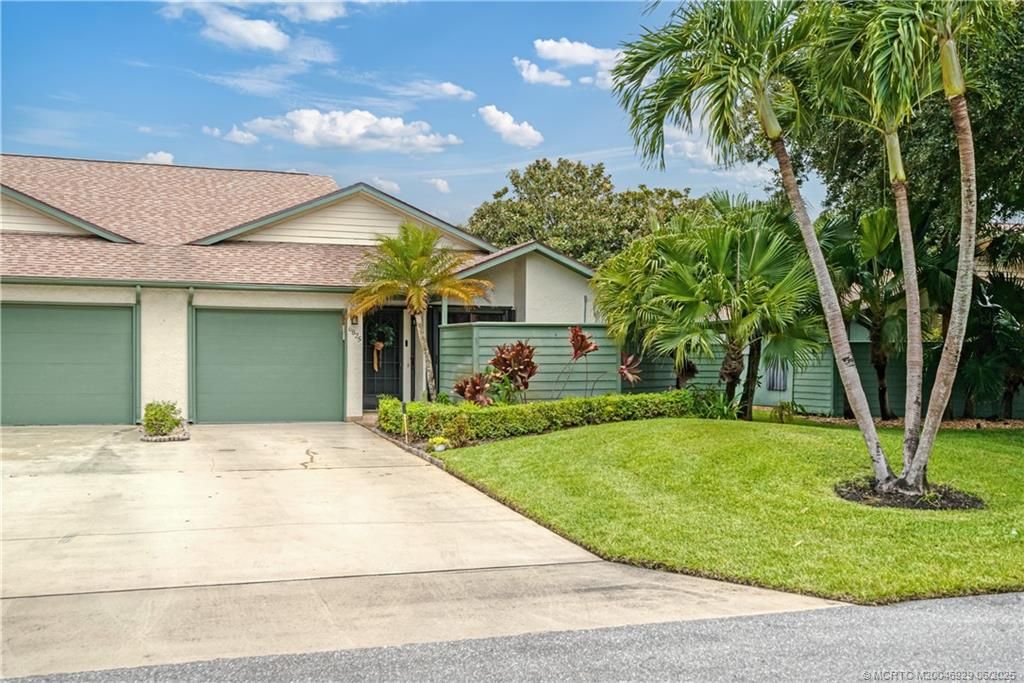Photo of 6825 SE Bunker Hill Drive, Hobe Sound, FL 33455 (MLS # M20046929)