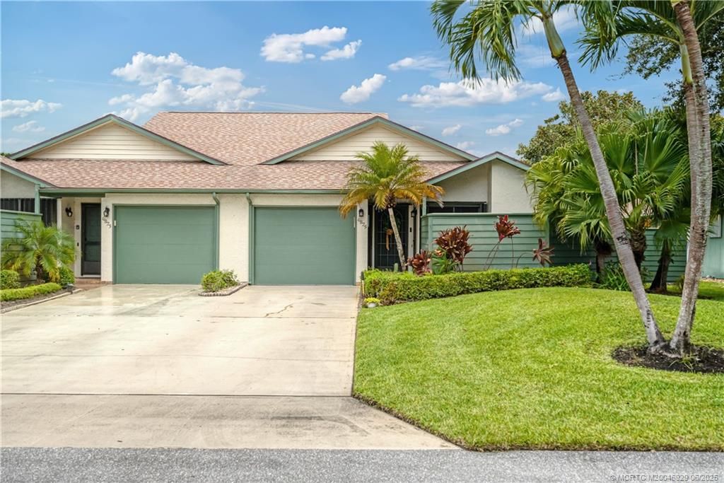 Photo of 6825 SE Bunker Hill Drive, Hobe Sound, FL 33455 (MLS # M20046929)
