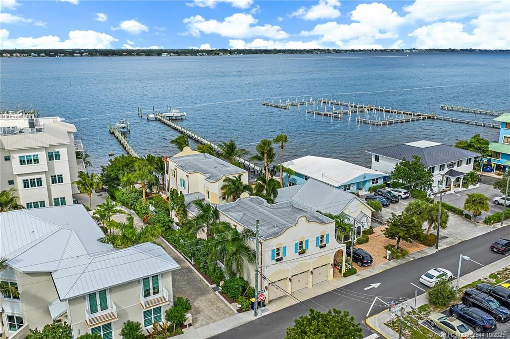 Photo of 57 SE Seminole Street, Stuart, FL 34994 (MLS # M20052544)