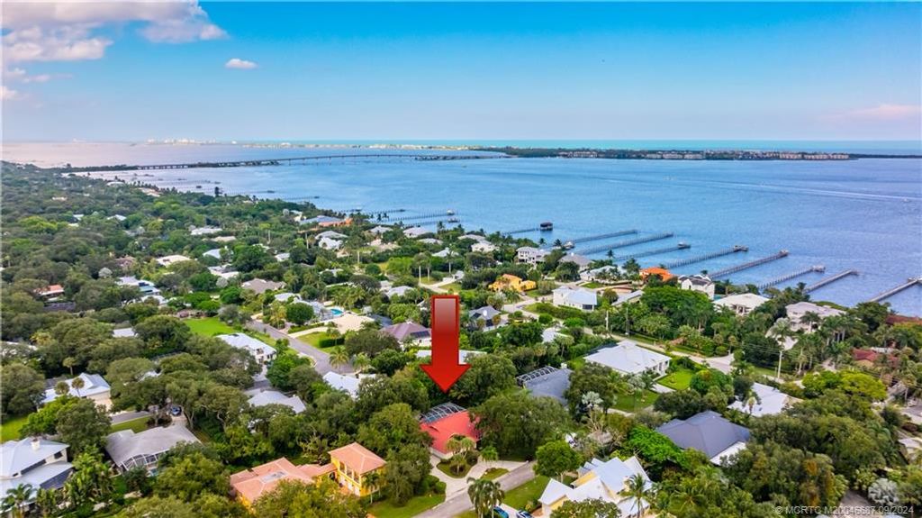 Photo of 6 Pineapple Lane, Stuart, FL 34996 (MLS # M20046687)