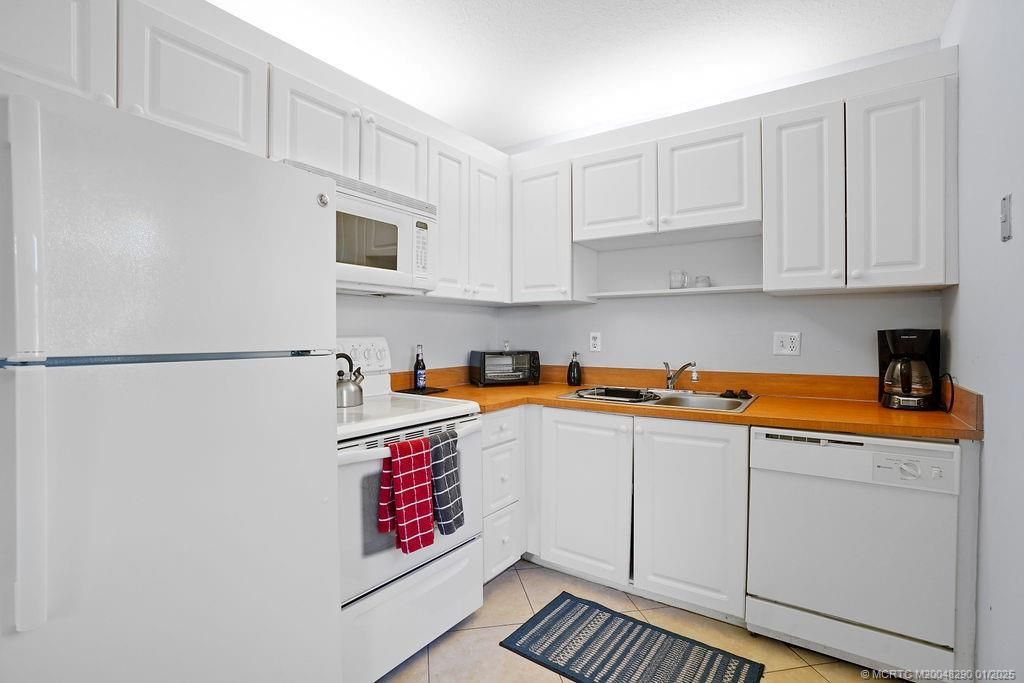 Photo of 2600 SE Ocean Boulevard #S-5, Stuart, FL 34996 (MLS # M20048290)