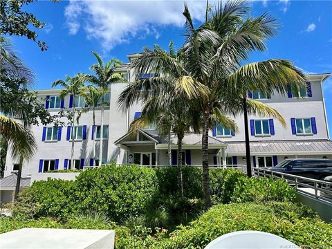 Photo of 411 Osceloa Street Street #302, Stuart, FL 34994 (MLS # M20052536)
