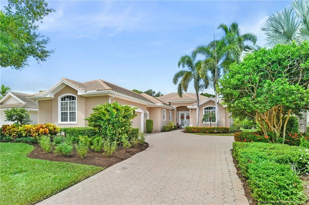 Photo of 4332 SE Coventry Lane, Stuart, FL 34997 (MLS # M20051971)