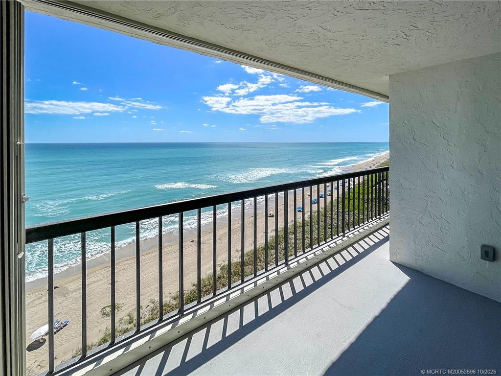 Jensen Beach, Florida 34957, United States, 2 Bedrooms Bedrooms, ,2 BathroomsBathrooms,Residential,Active,225740