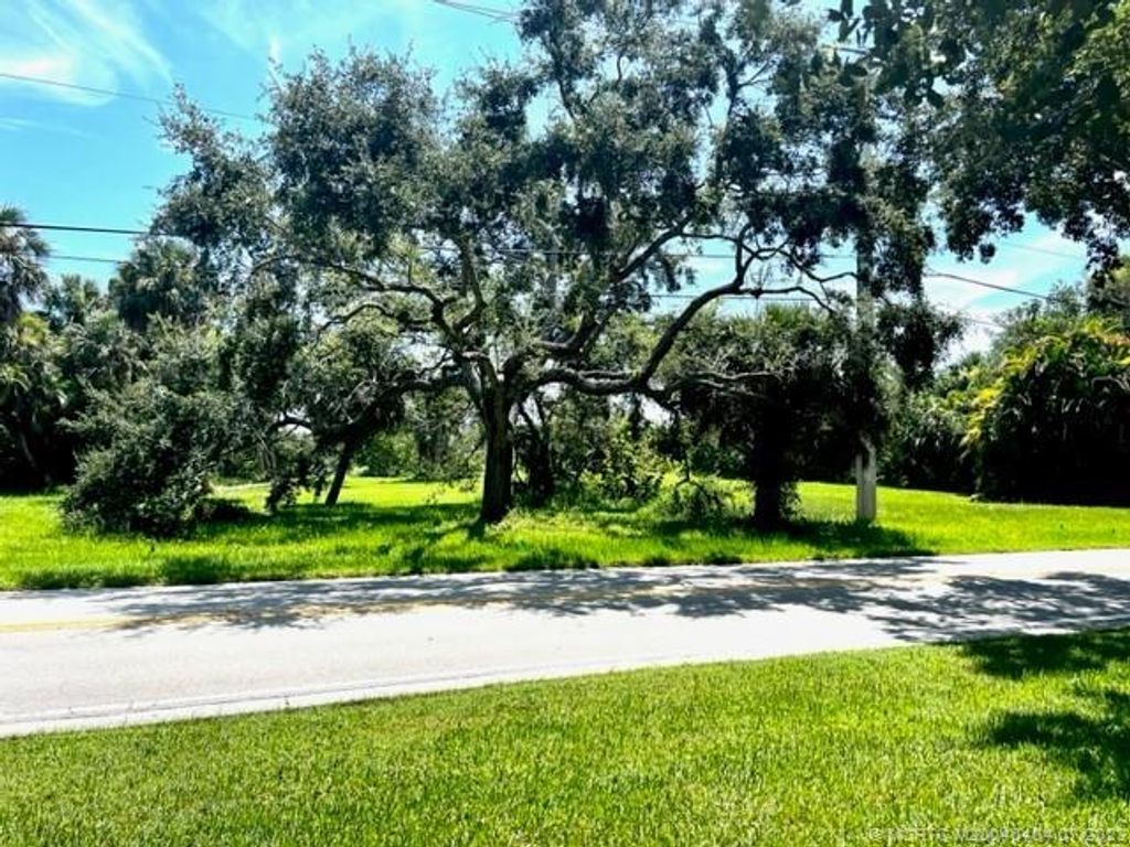 Photo of 140 N Sewalls Point Road, Sewalls Point, FL 34996 (MLS # M20040404)