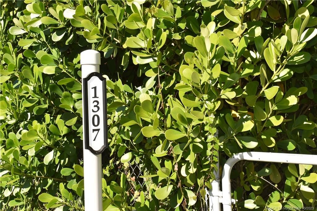 Photo of 1307 SE Salerno Road, Stuart, FL 34997 (MLS # M20041568)