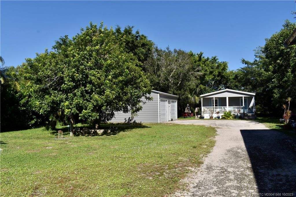 Photo of 1307 SE Salerno Road, Stuart, FL 34997 (MLS # M20041568)
