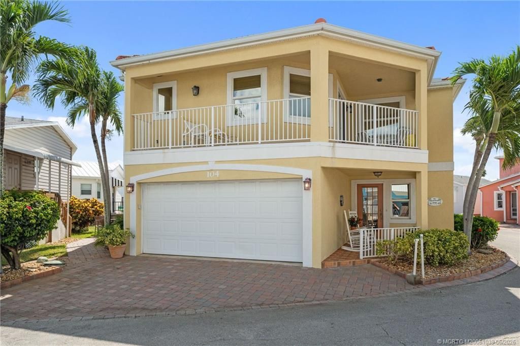 Photo of 104 Nettles Boulevard, Jensen Beach, FL 34957 (MLS # M20051039)