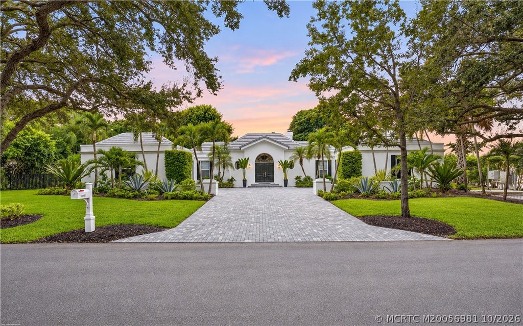 Photo of 18397 SE Heritage Drive, Jupiter, FL 33469 (MLS # M20056981)