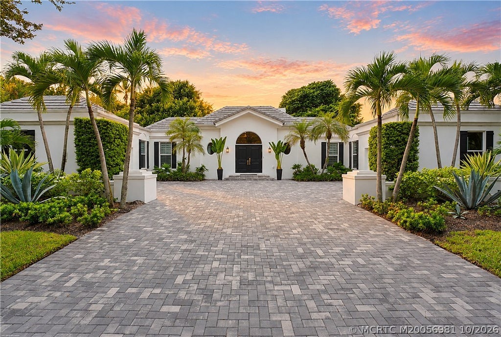 Photo of 18397 SE Heritage Drive, Jupiter, FL 33469 (MLS # M20056981)