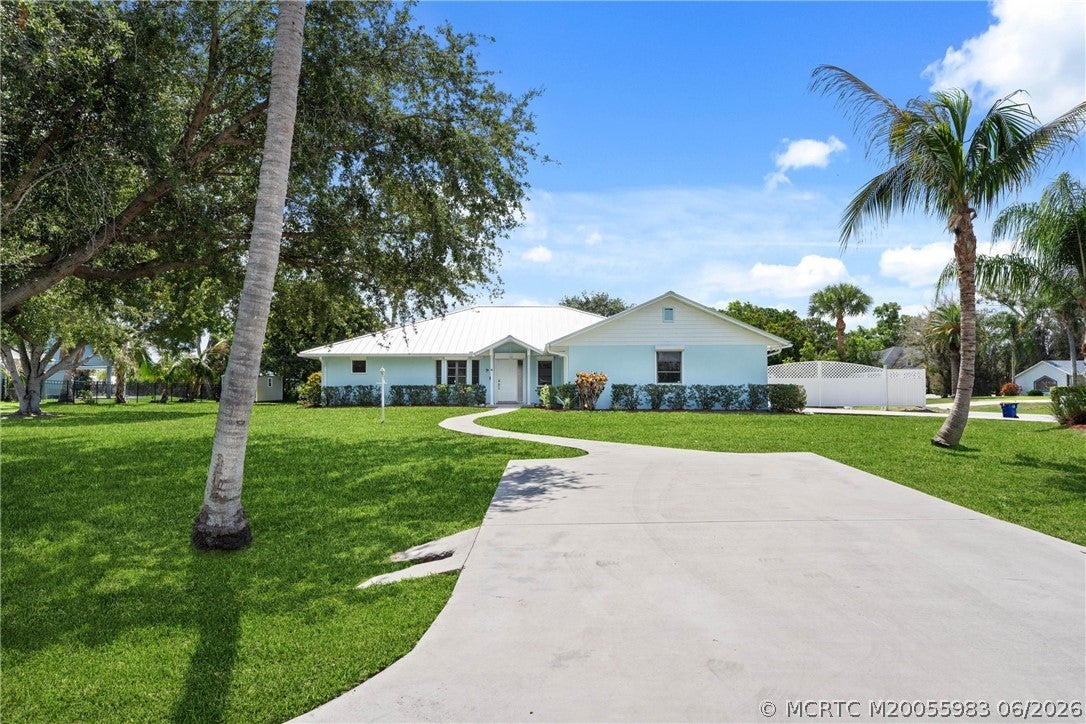 507 NE Silver Oak Terrace