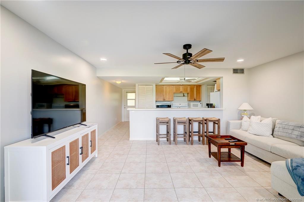 Stuart, Florida 34996, United States, 1 Bedroom Bedrooms, ,1 BathroomBathrooms,Residential,Active,124243