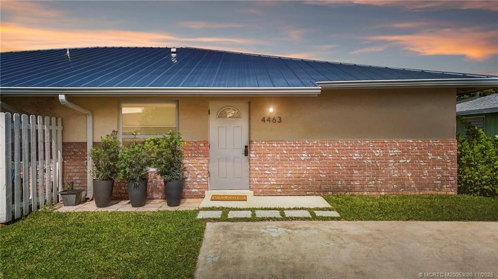 Photo of 4463 SE Village Road, Stuart, FL 34997 (MLS # M20053088)