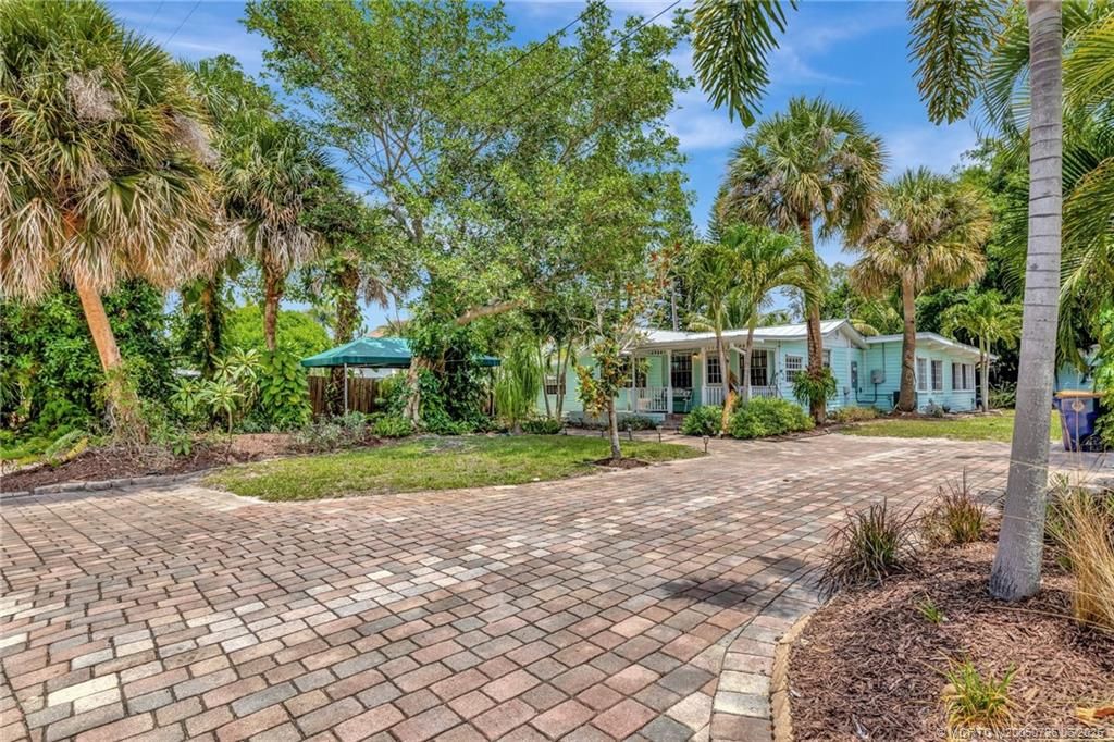 Photo of 3003 SE River Terrace, Stuart, FL 34996 (MLS # M20050786)