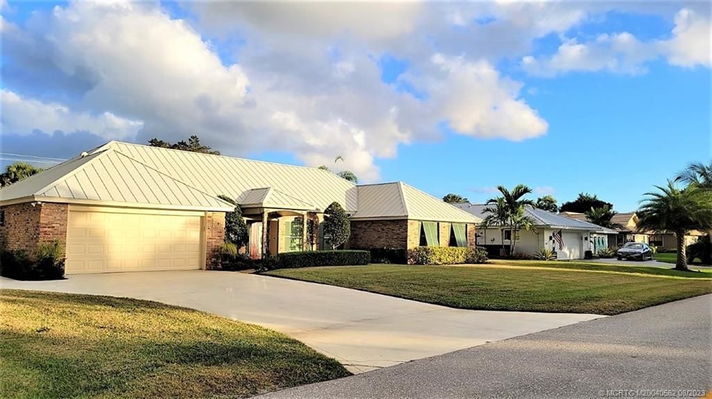 Photo of 3804 SE Fairway E, Stuart, FL 34997 (MLS # M20040562)