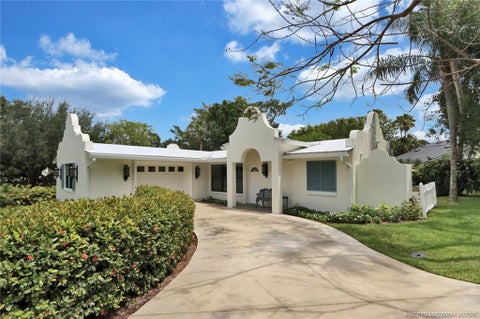 Photo of 21 EMARITA Way, Sewalls Point, FL 34996 (MLS # M20055684)