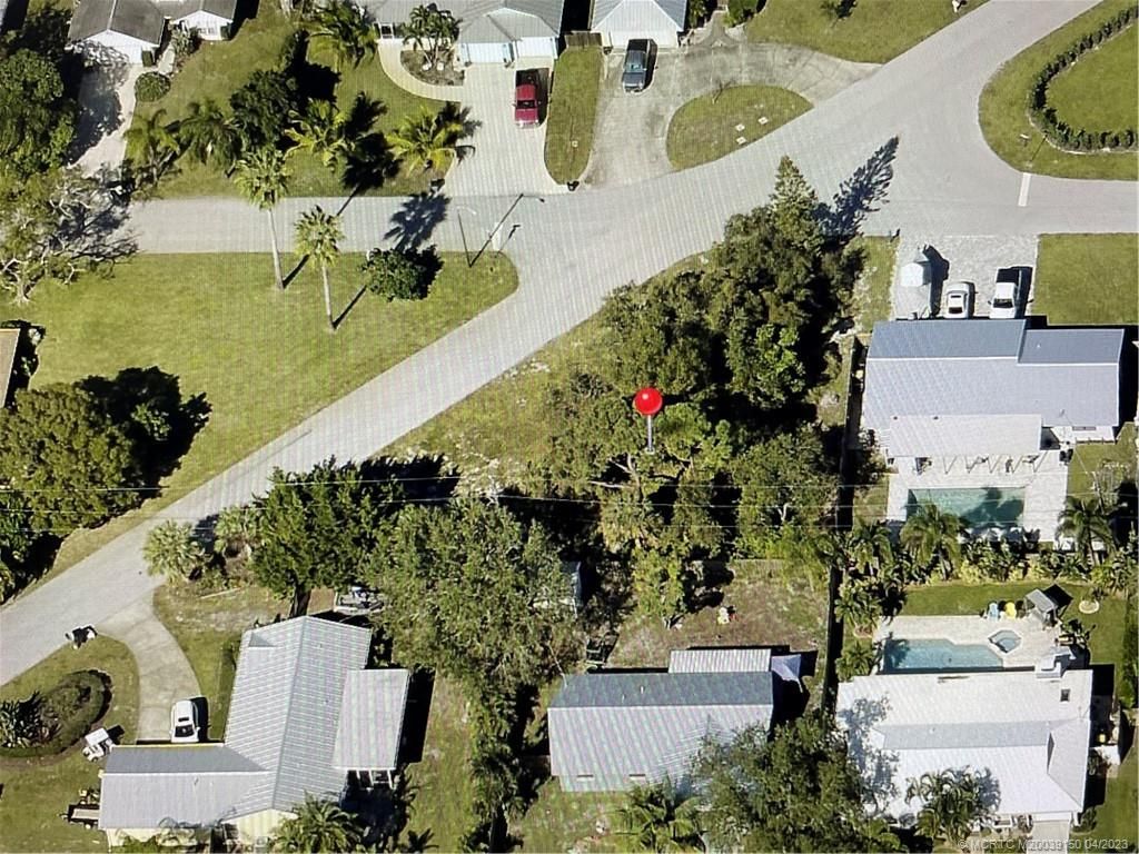 Photo of 1271 NW Palm Lake Drive, Stuart, FL 34994 (MLS # M20039150)