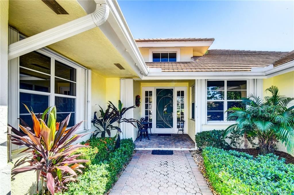 Photo of 1290 SE Brewster Place, Stuart, FL 34997 (MLS # M20042436)