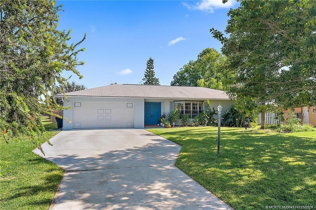 Photo of 2668 SE Grand Drive, Port Saint Lucie, FL 34952 (MLS # M20043745)