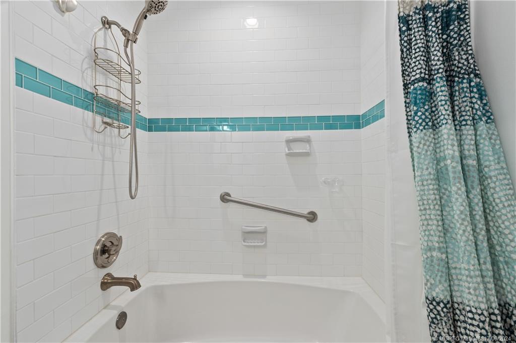 Stuart, Florida 34996, United States, 2 Bedrooms Bedrooms, ,2 BathroomsBathrooms,Residential,Pending,42915