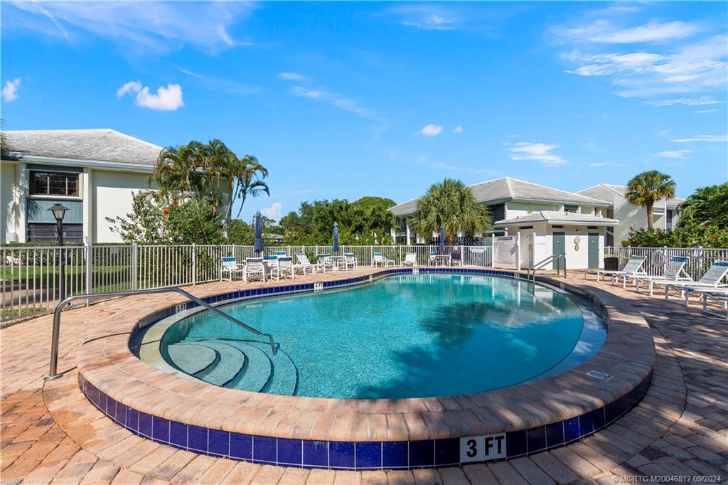 Stuart, Florida 34996, United States, 2 Bedrooms Bedrooms, ,2 BathroomsBathrooms,Residential,Pending,42915