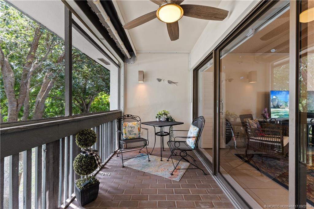 Stuart, Florida 34996, United States, 2 Bedrooms Bedrooms, ,2 BathroomsBathrooms,Residential,Pending,42915