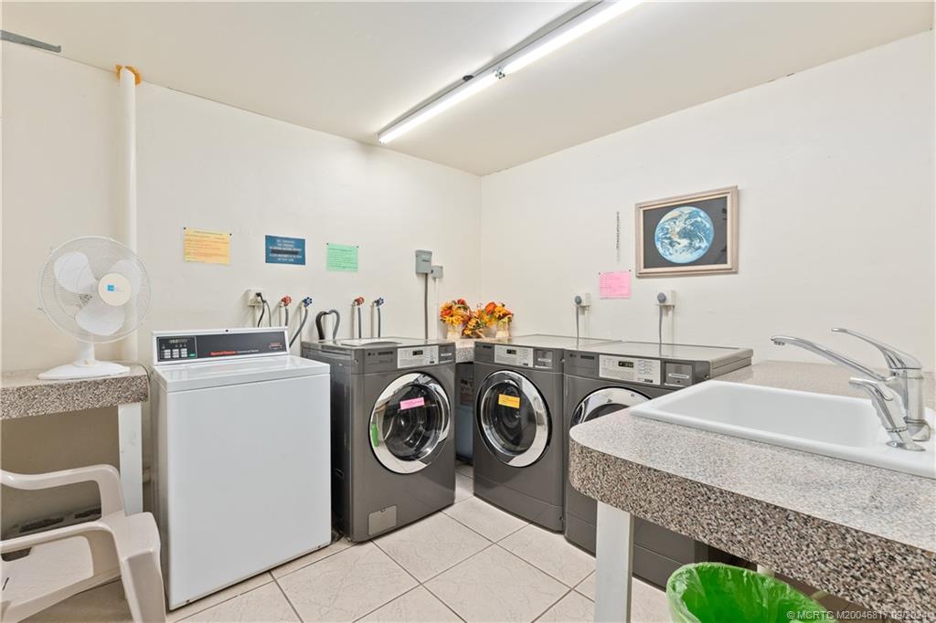 Stuart, Florida 34996, United States, 2 Bedrooms Bedrooms, ,2 BathroomsBathrooms,Residential,Pending,42915