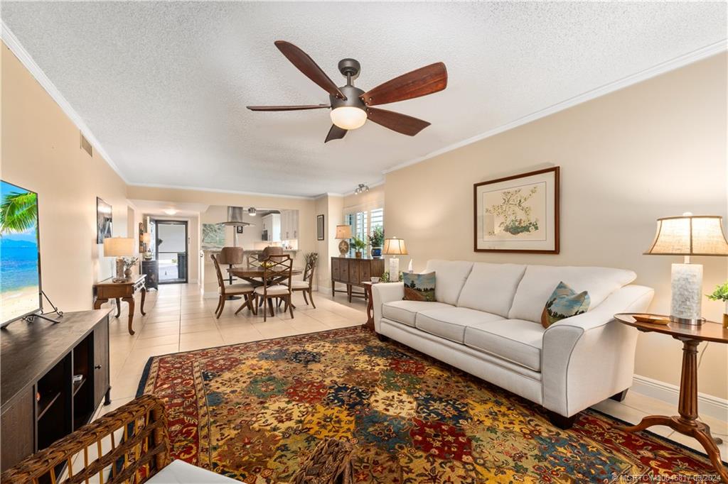 Stuart, Florida 34996, United States, 2 Bedrooms Bedrooms, ,2 BathroomsBathrooms,Residential,Pending,42915