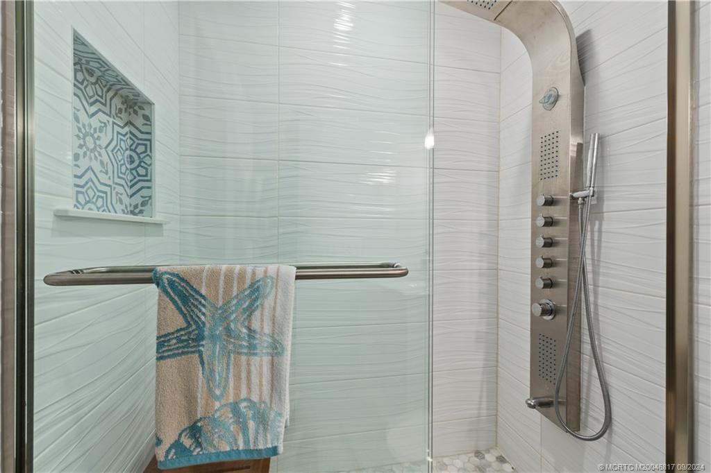 Stuart, Florida 34996, United States, 2 Bedrooms Bedrooms, ,2 BathroomsBathrooms,Residential,Pending,42915