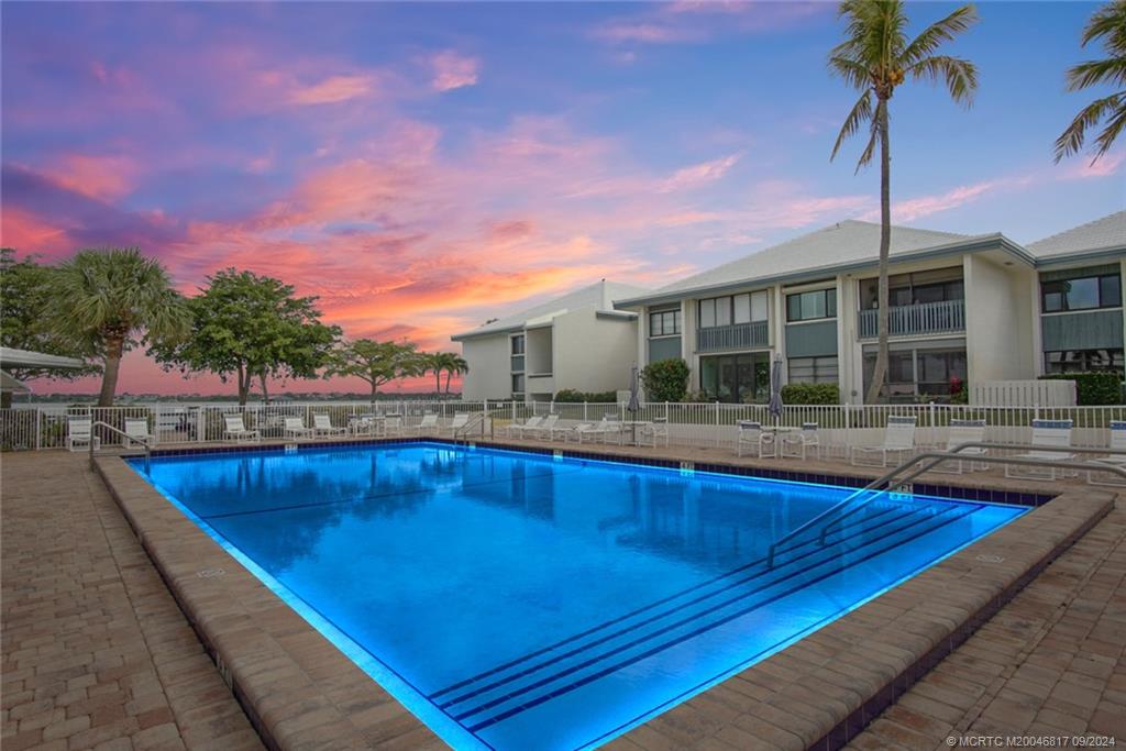 Stuart, Florida 34996, United States, 2 Bedrooms Bedrooms, ,2 BathroomsBathrooms,Residential,Pending,42915