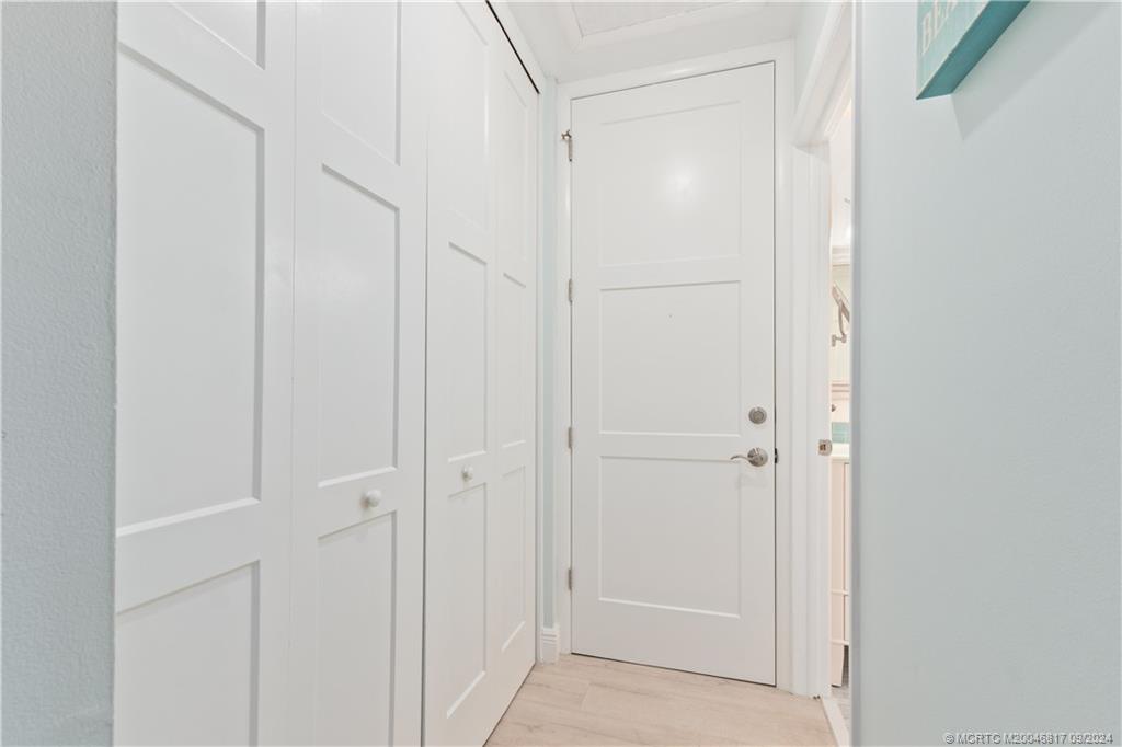 Stuart, Florida 34996, United States, 2 Bedrooms Bedrooms, ,2 BathroomsBathrooms,Residential,Pending,42915