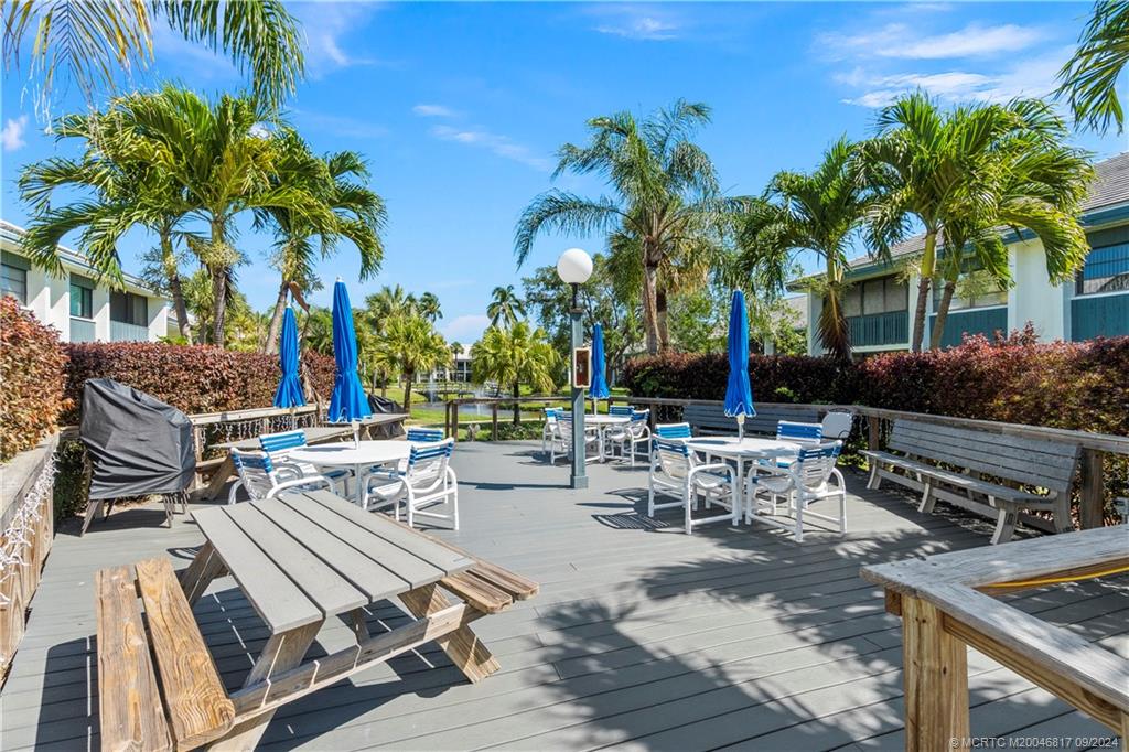 Stuart, Florida 34996, United States, 2 Bedrooms Bedrooms, ,2 BathroomsBathrooms,Residential,Pending,42915