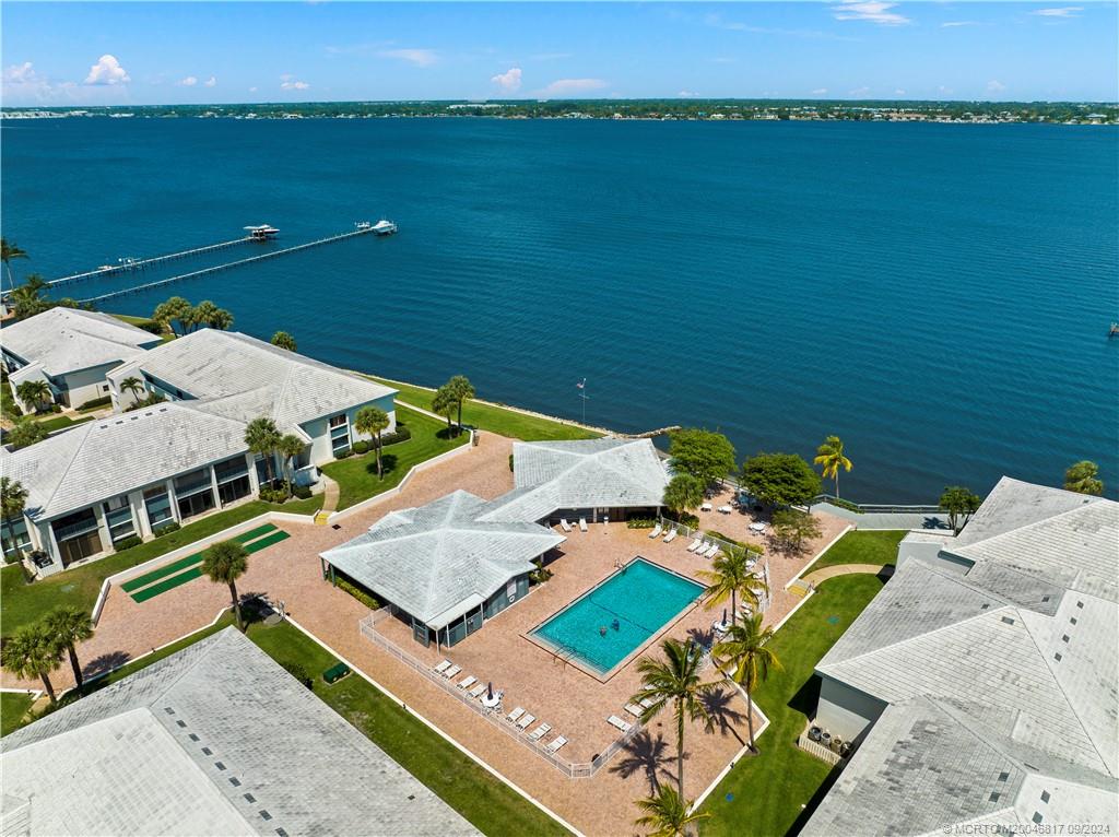 Stuart, Florida 34996, United States, 2 Bedrooms Bedrooms, ,2 BathroomsBathrooms,Residential,Pending,42915