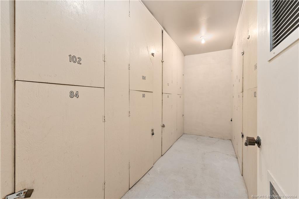 Stuart, Florida 34996, United States, 2 Bedrooms Bedrooms, ,2 BathroomsBathrooms,Residential,Pending,42915