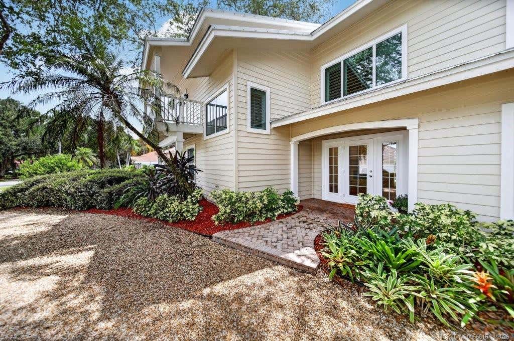 Photo of 15 Heritage Way, Sewalls Point, FL 34996 (MLS # M20056616)