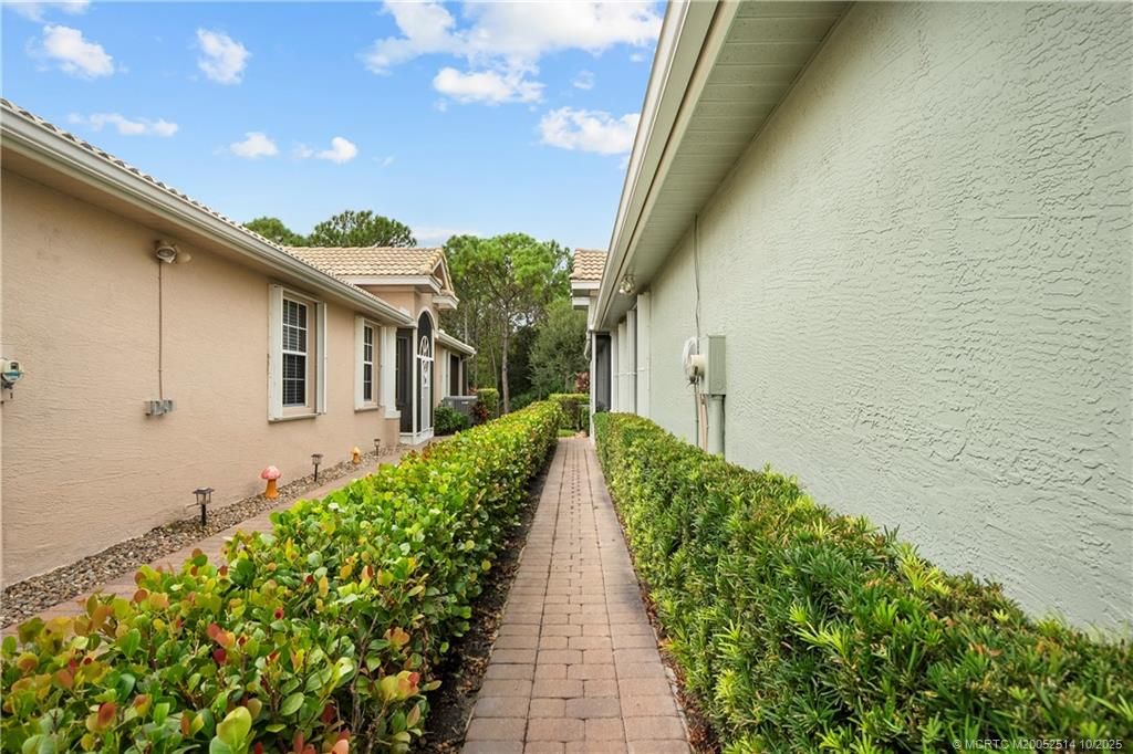 Photo of 620 NW Red Pine Way, Jensen Beach, FL 34957 (MLS # M20052514)