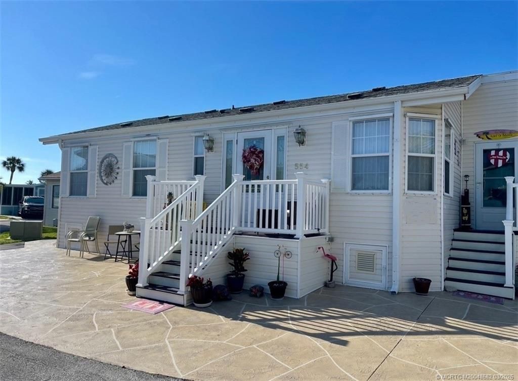 Photo of 554 Nettles Boulevard, Jensen Beach, FL 34957 (MLS # M20048582)