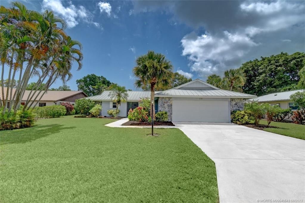 Photo of 3180 SE Gran Via Way, Stuart, FL 34996 (MLS # M20040643)