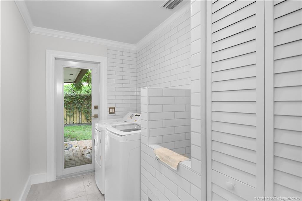 Sewalls Point, Florida 34996, United States, 3 Bedrooms Bedrooms, ,3 BathroomsBathrooms,Residential,Active,165537