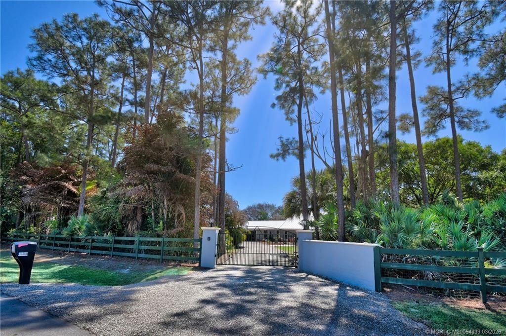 Photo of 11266 SW Meadowlark Circle, Stuart, FL 34997 (MLS # M20054839)