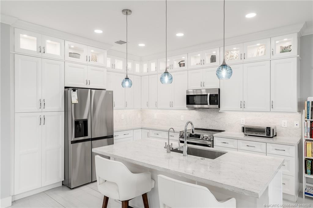 Stuart, Florida, 34997, United States, 3 Bedrooms Bedrooms, ,3 BathroomsBathrooms,Residential,Active,2013451
